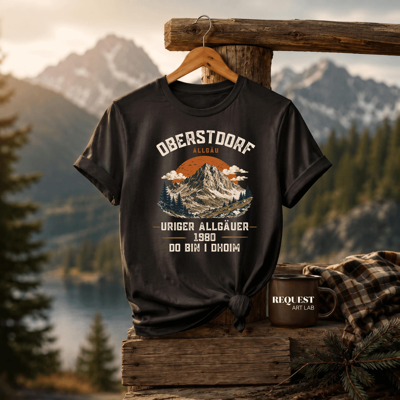 Schwarzes T-Shirt mit Bergmotiv und Aufdruck: Oberstdorf Allgäu, Uriger Allgäuer 1980, Do bin i dhoim